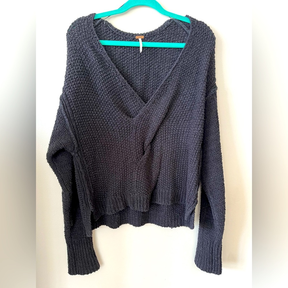 Free People black knit vneck twist sweater size medium
